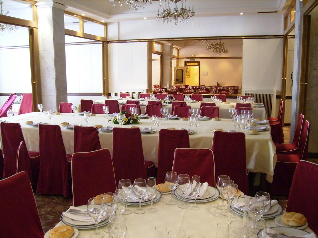 Hotel Roma Valladolid Buitenkant foto