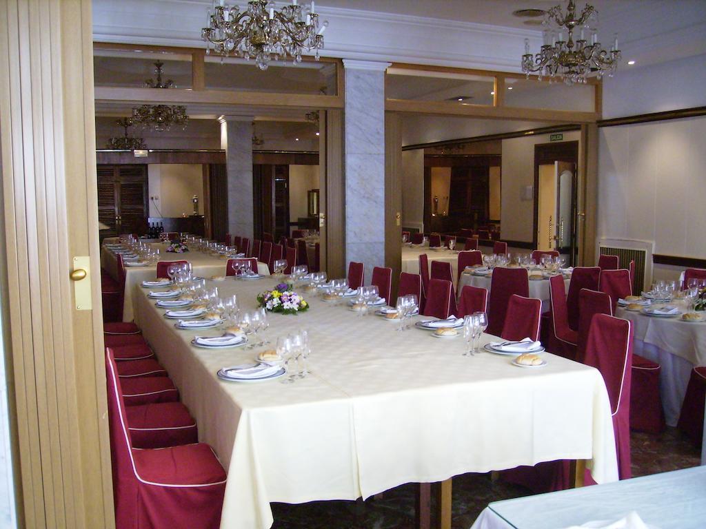 Hotel Roma Valladolid Buitenkant foto