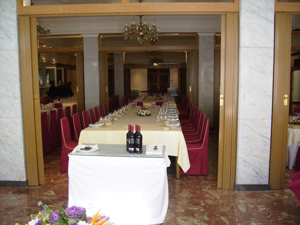 Hotel Roma Valladolid Buitenkant foto